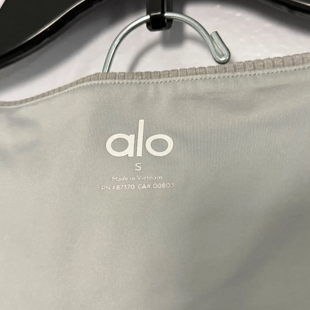 Alo Yoga Wellness Rib Henley Crop Top Leggings‎ Set in Gray - Small / XSmall